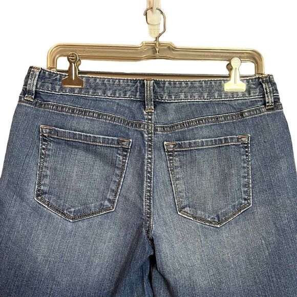 3 for $30! Loft medium wash jean shorts with frayed ends. Size 27 - Picture 7 of 9